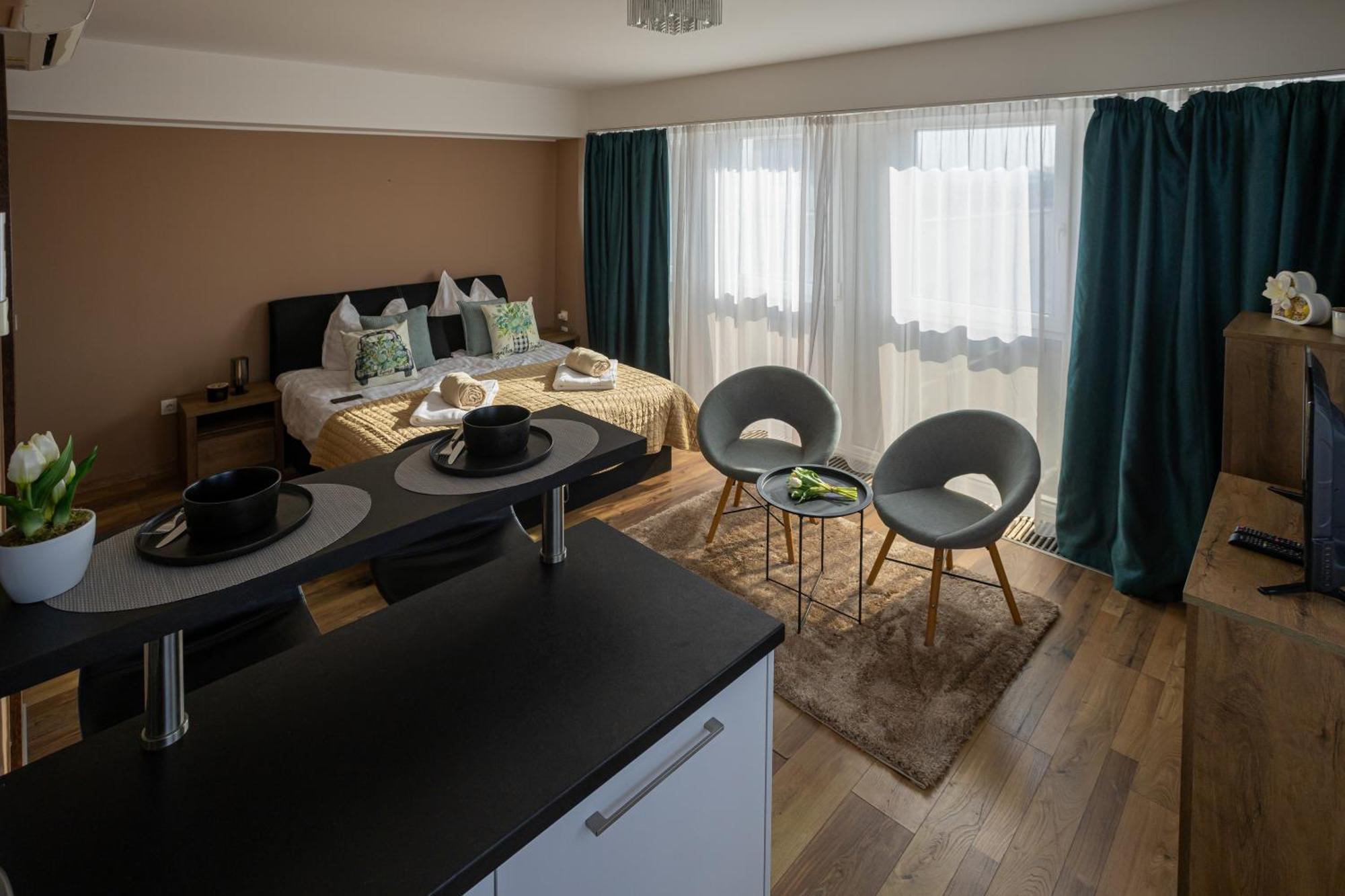 Hellowine Apartman II Eger Exterior foto